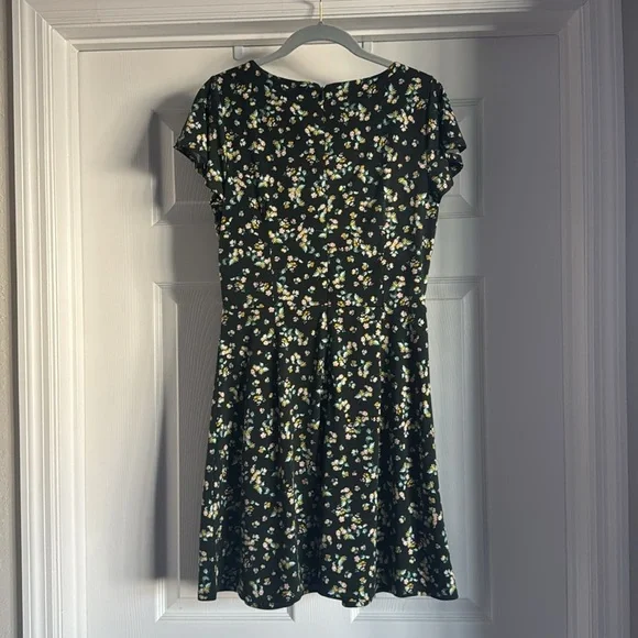 Green floral dress - Picture 4 of 5